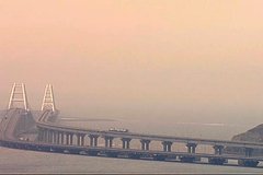На Крымском мосту собралось более тысячи машин
