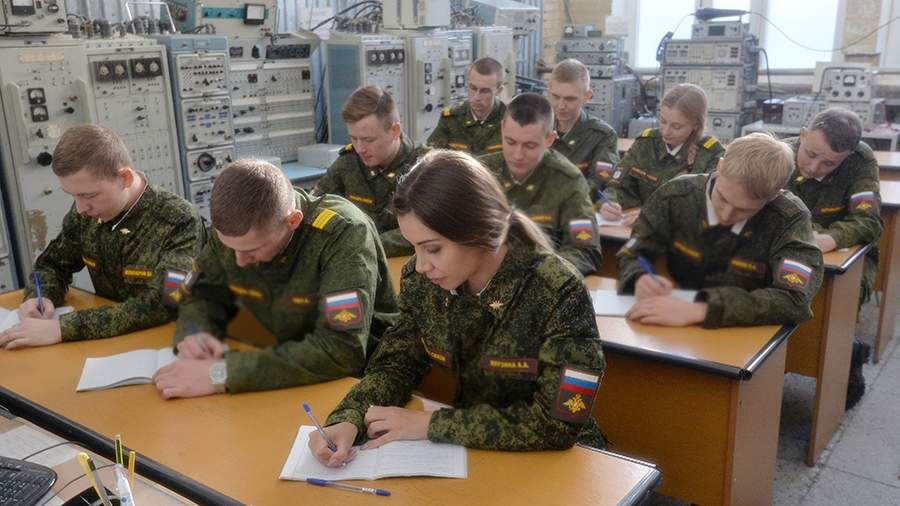 Для военных вузов подготовят в полтора раза больше преподавателей